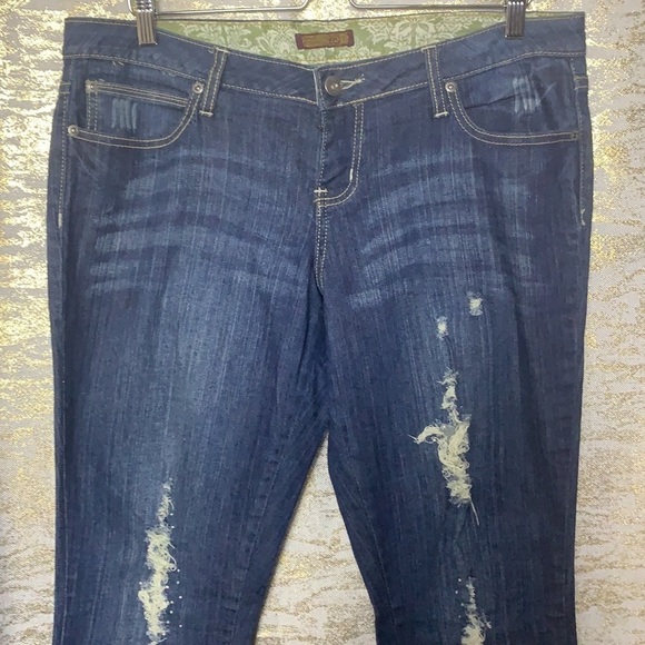 VINTAGE🧚‍♀️Y2K Medium Wash Distressed Bejewelled Straight Leg Jeans Size 13 - Picture 3 of 12